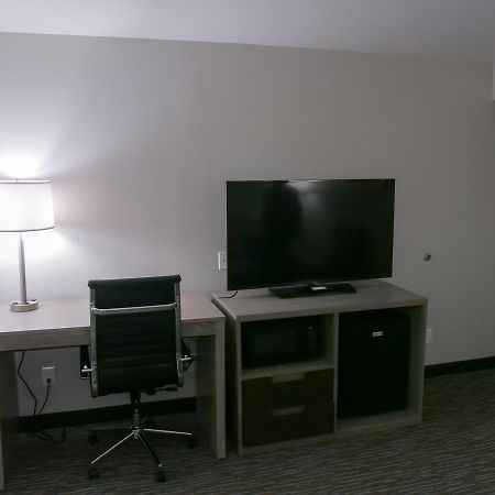 Wingate By Wyndham Louisville Airport Expo Center Buitenkant foto