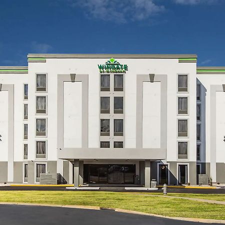 Wingate By Wyndham Louisville Airport Expo Center Buitenkant foto