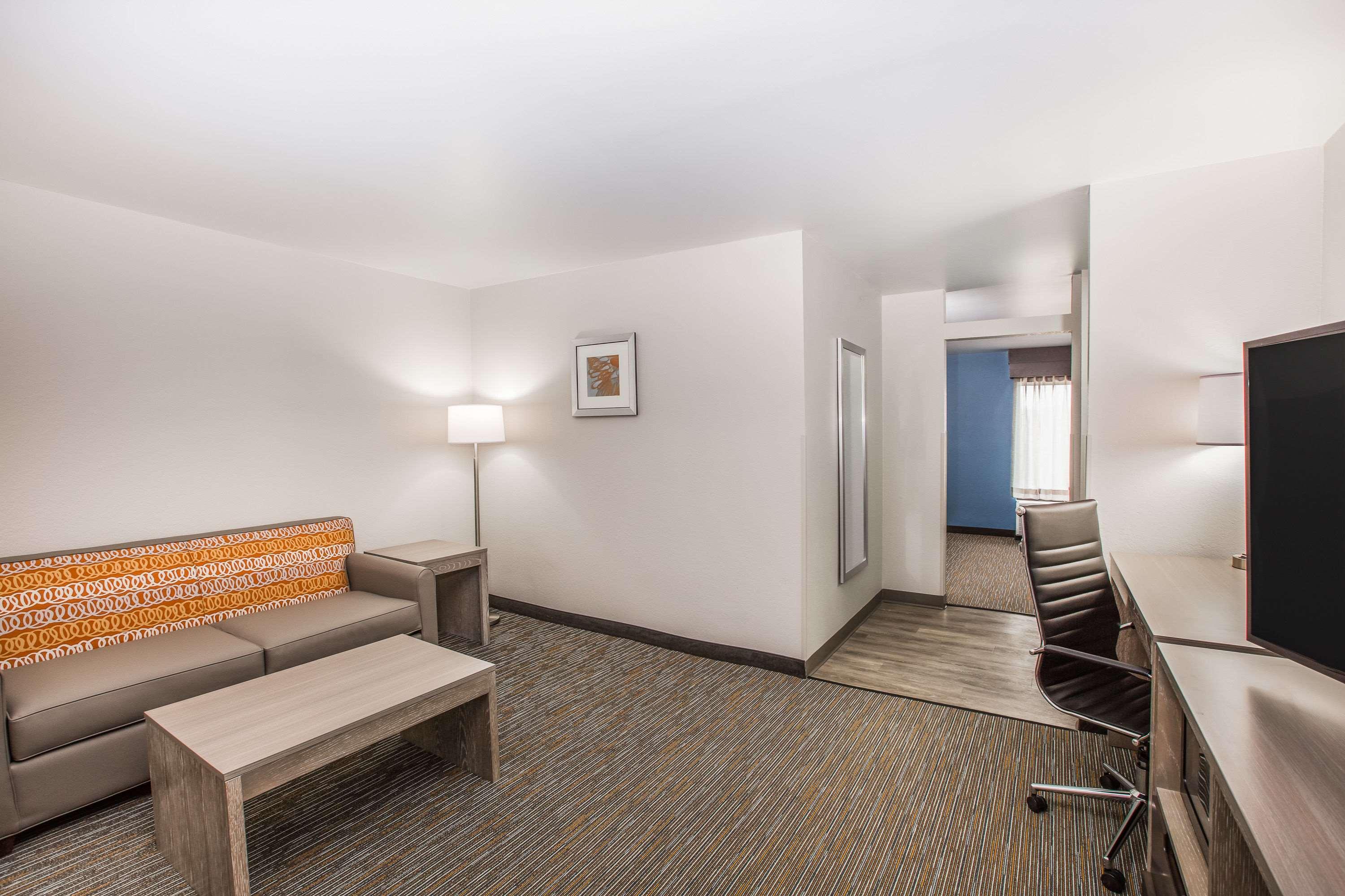 Wingate By Wyndham Louisville Airport Expo Center Buitenkant foto