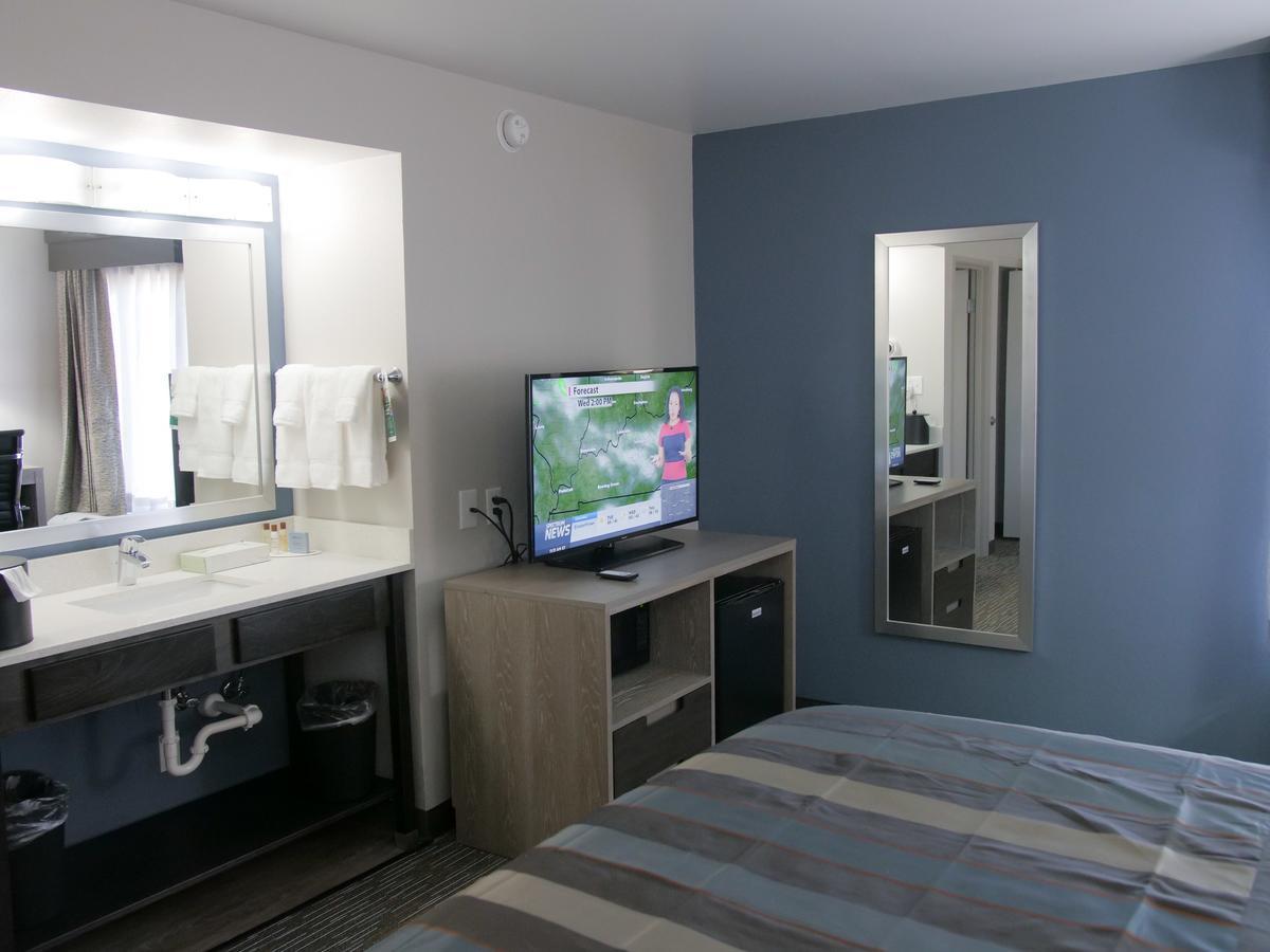 Wingate By Wyndham Louisville Airport Expo Center Buitenkant foto