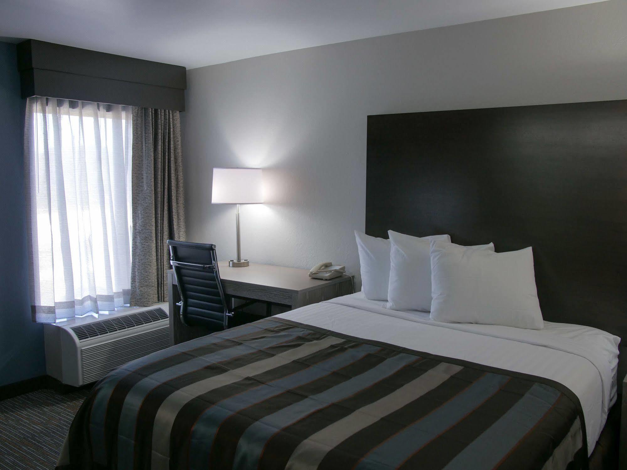 Wingate By Wyndham Louisville Airport Expo Center Buitenkant foto